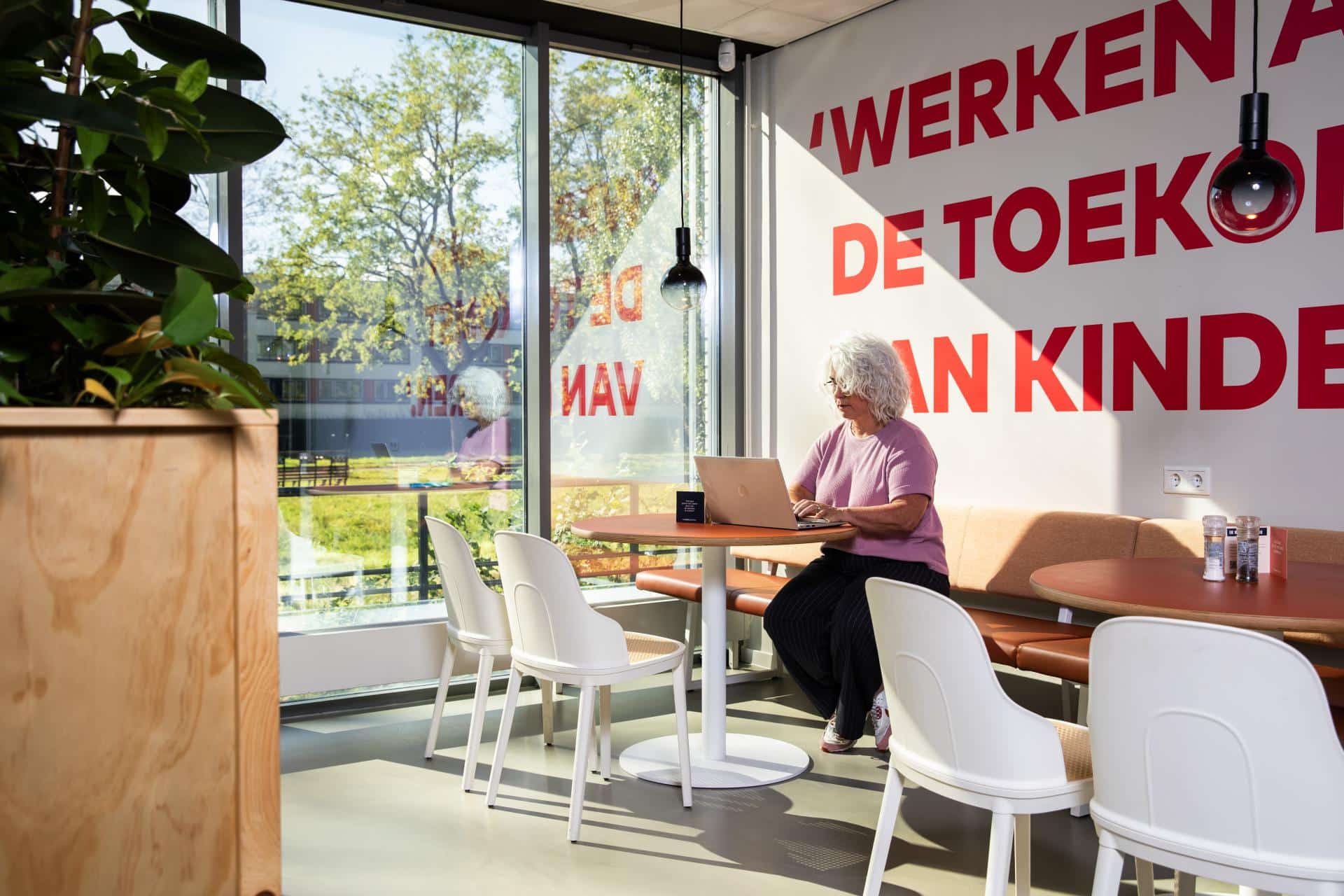 Medewerkersverhalen-Esther-Jacobs-5I0A4574.jpg